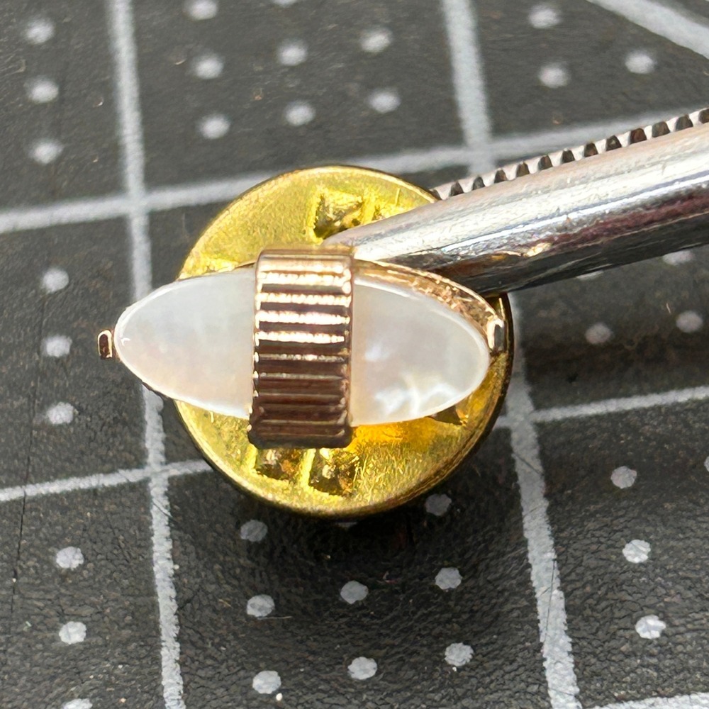 Swank Vintage Gold Tone Mother of Pearl‎ Oval Tie Tack Lapel Pin Ribbed Detail